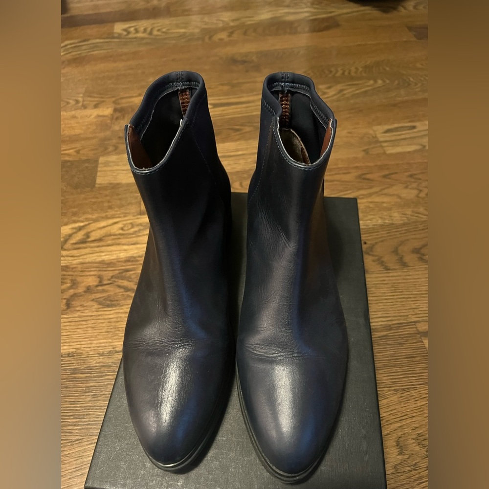 BCBGMaxAzria Dark Blue Leather Booties Size:40 (10)